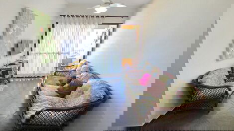 Enseada 2 bedrooms, 1 suite, balcony with screens, 1 parking space, beach service