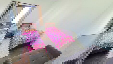 Enseada 2 bedrooms, 1 suite, balcony with screens, 1 parking space, beach service