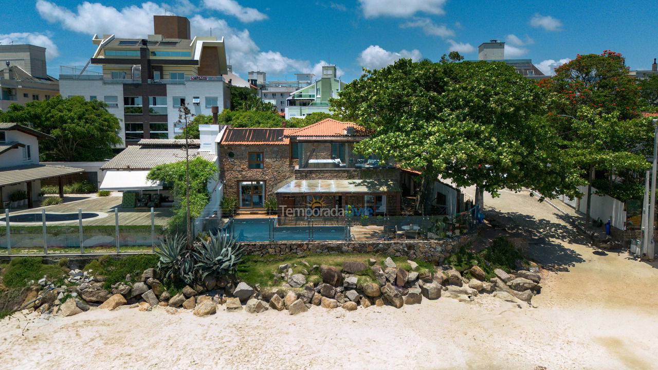 House for vacation rental in Florianopolis (Canasvieiras)