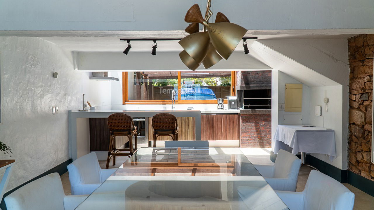 House for vacation rental in Florianopolis (Canasvieiras)