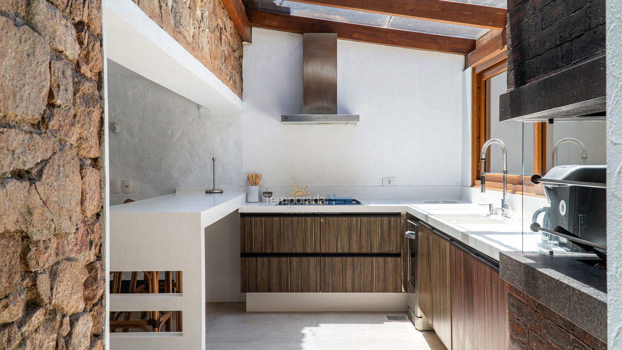 House for vacation rental in Florianopolis (Canasvieiras)