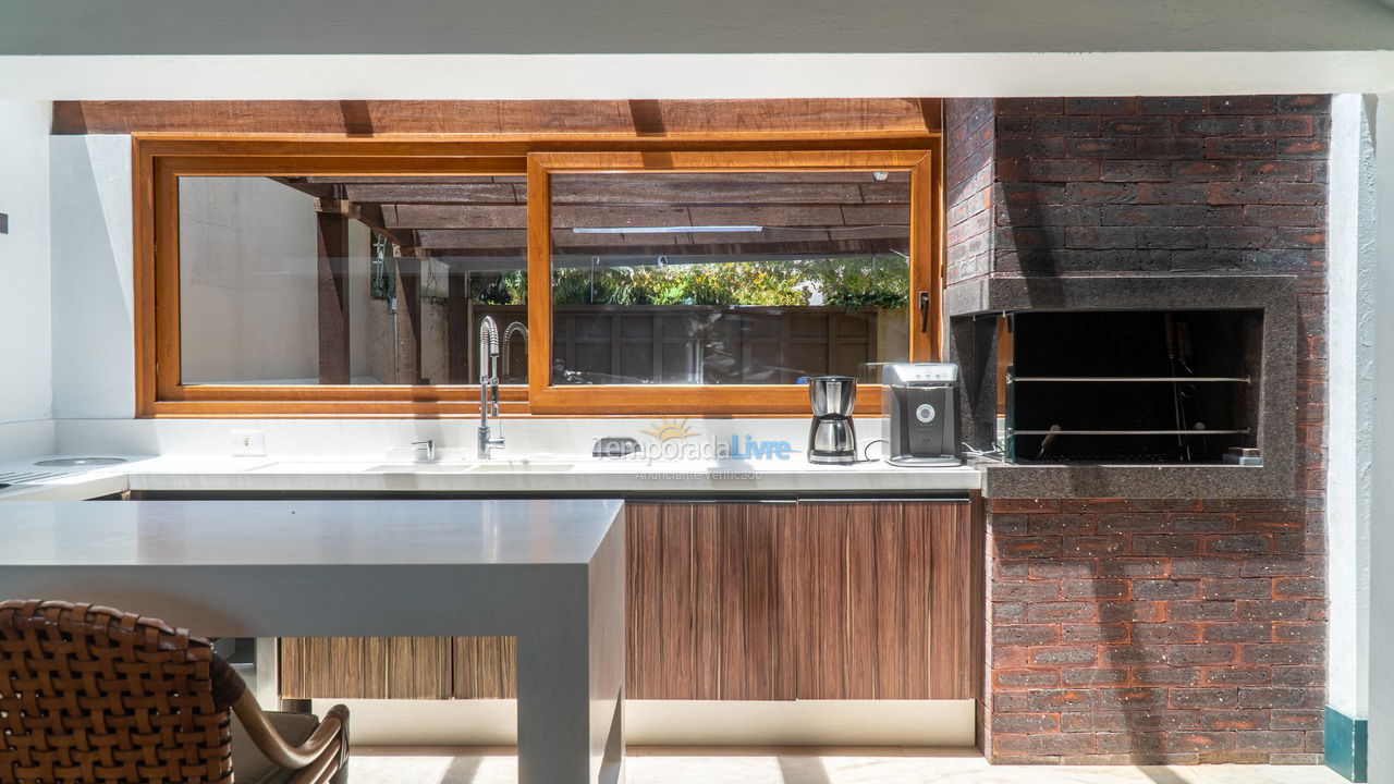 House for vacation rental in Florianopolis (Canasvieiras)