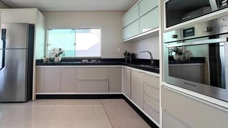 Cobertura duplex 30 metros da praia