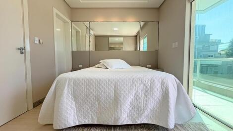 Cobertura duplex 30 metros da praia