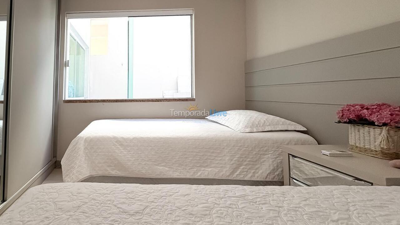 Apartamento para aluguel de temporada em Bombinhas (Canto Grande)