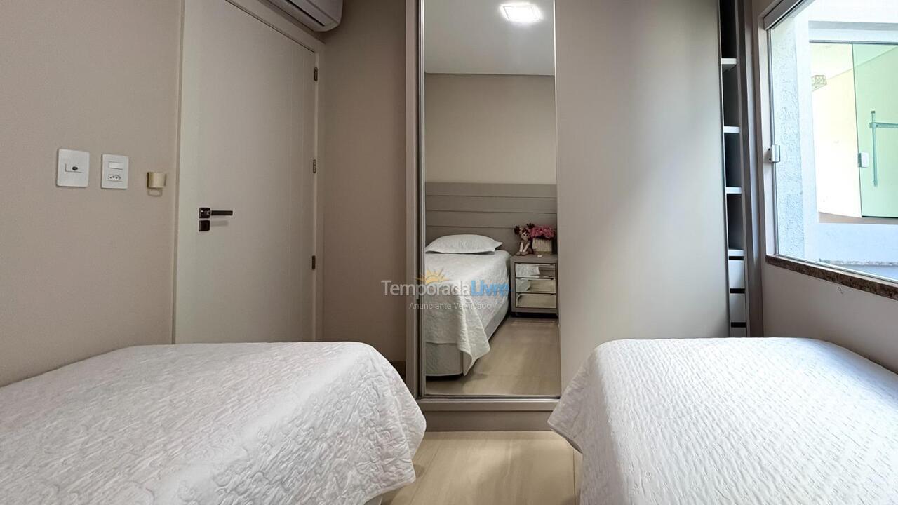 Apartamento para aluguel de temporada em Bombinhas (Canto Grande)