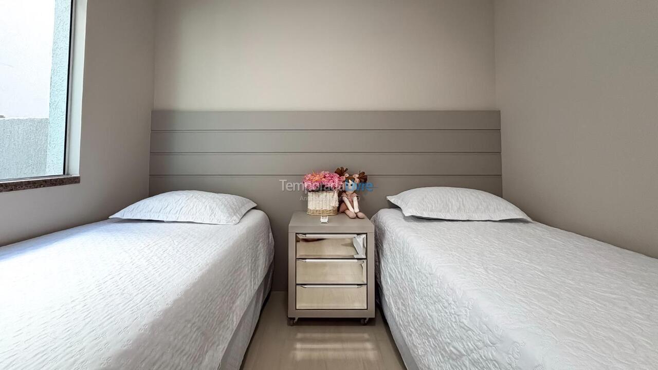 Apartamento para aluguel de temporada em Bombinhas (Canto Grande)