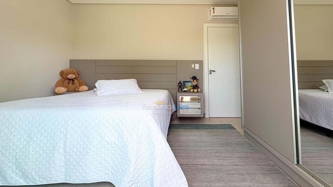 Apartamento para aluguel de temporada em Bombinhas (Canto Grande)