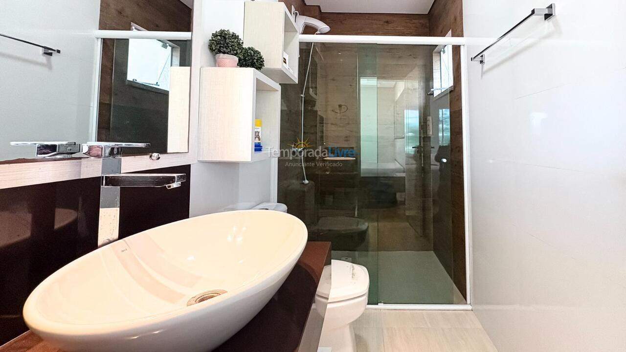 Apartamento para aluguel de temporada em Bombinhas (Canto Grande)