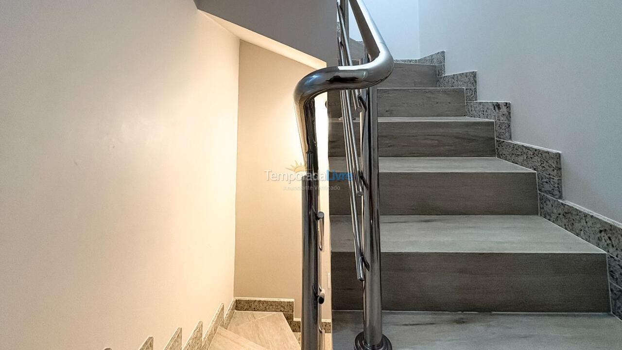 Apartamento para aluguel de temporada em Bombinhas (Canto Grande)