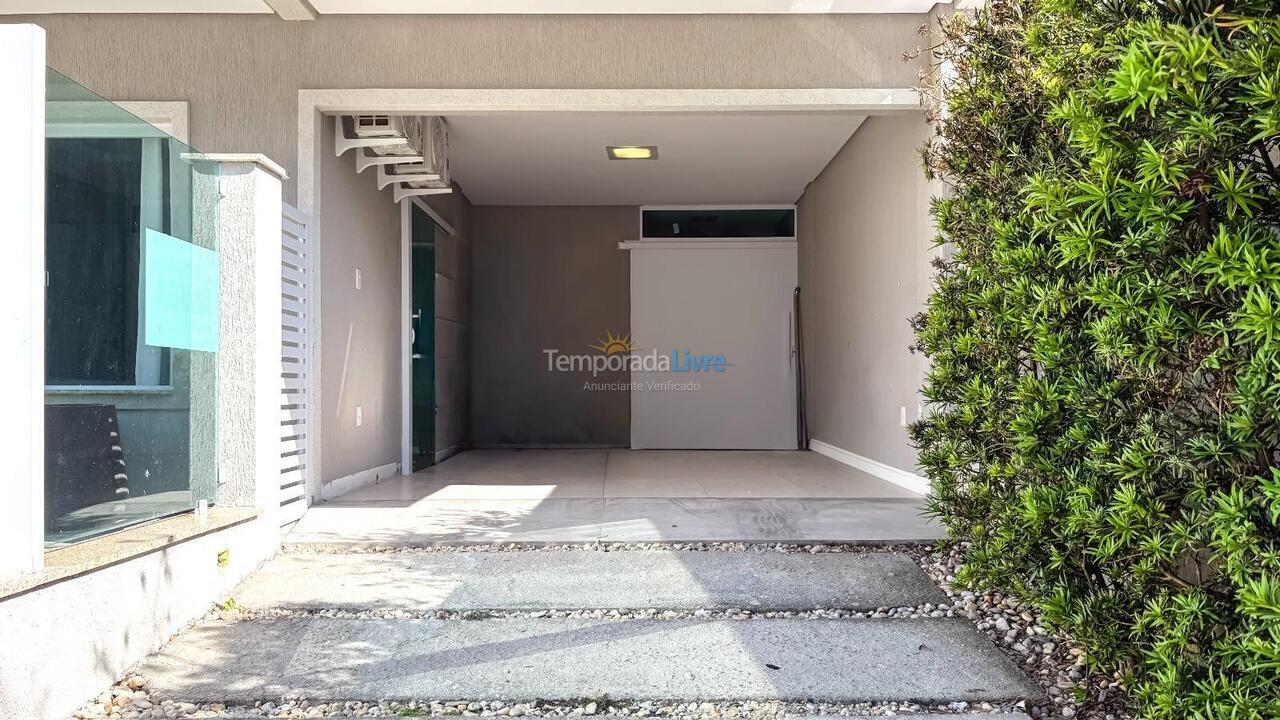 Apartamento para aluguel de temporada em Bombinhas (Canto Grande)