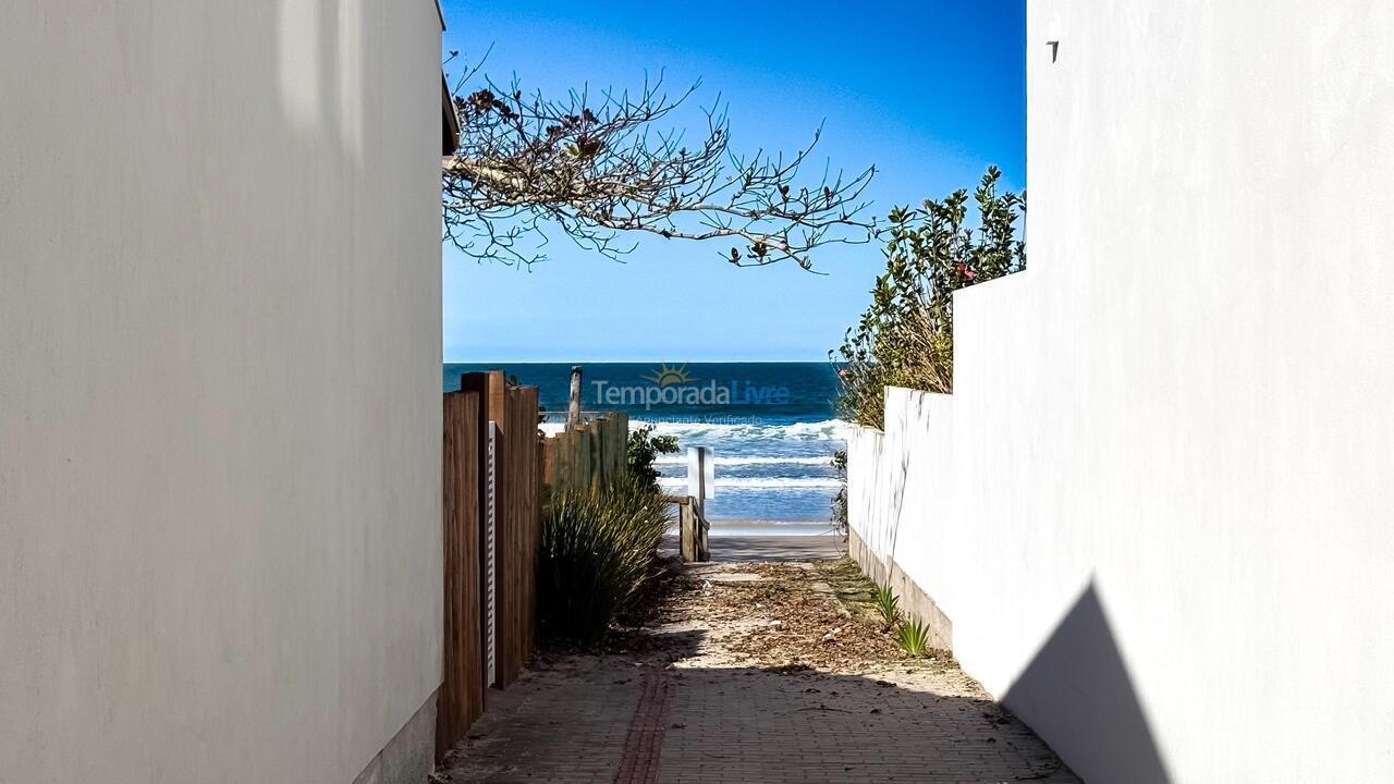 Apartamento para aluguel de temporada em Bombinhas (Canto Grande)