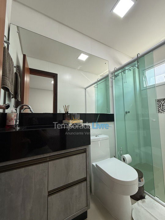 Apartamento para aluguel de temporada em Governador Celso Ramos (Praia de Palmas)