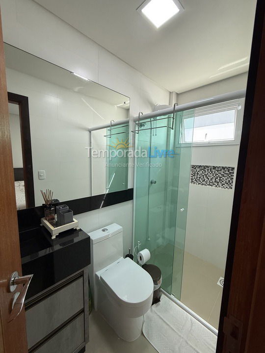 Apartamento para aluguel de temporada em Governador Celso Ramos (Praia de Palmas)