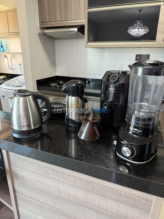 Apartamento para aluguel de temporada em Governador Celso Ramos (Praia de Palmas)