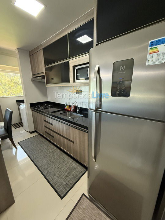 Apartamento para aluguel de temporada em Governador Celso Ramos (Praia de Palmas)