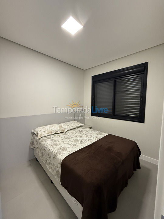 Apartamento para aluguel de temporada em Governador Celso Ramos (Palmas)