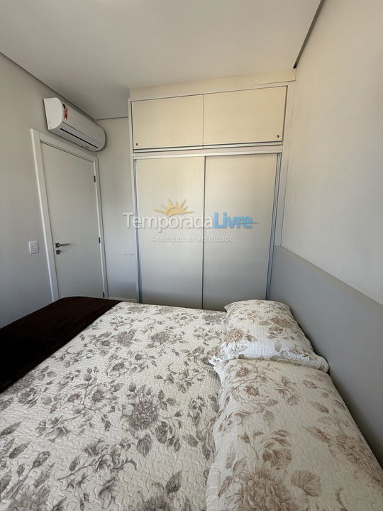 Apartamento para aluguel de temporada em Governador Celso Ramos (Palmas)