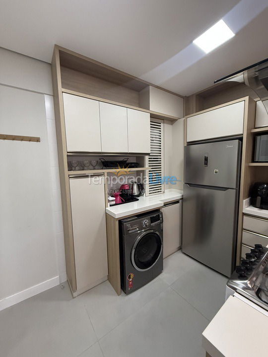 Apartamento para aluguel de temporada em Governador Celso Ramos (Palmas)