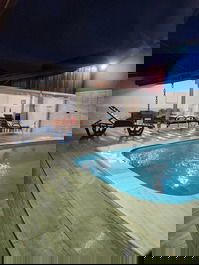 Area da piscina e churrasqueira 