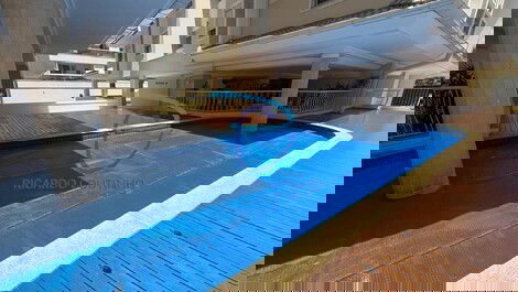 Piscina condomínio aquecida