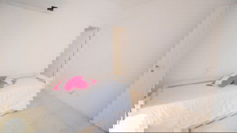 7 suites, piscina privada, espacio para familias numerosas, a 30 metros del mar.