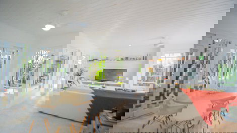 7 suites, piscina privada, espacio para familias numerosas, a 30 metros del mar.