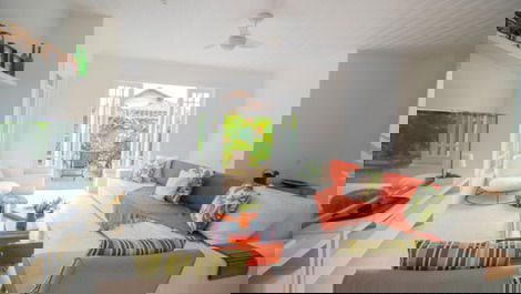 7 suites, piscina privada, espacio para familias numerosas, a 30 metros del mar.