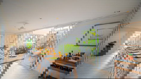 7 suites, piscina privada, espacio para familias numerosas, a 30 metros del mar.