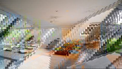 7 suites, piscina privada, espacio para familias numerosas, a 30 metros del mar.