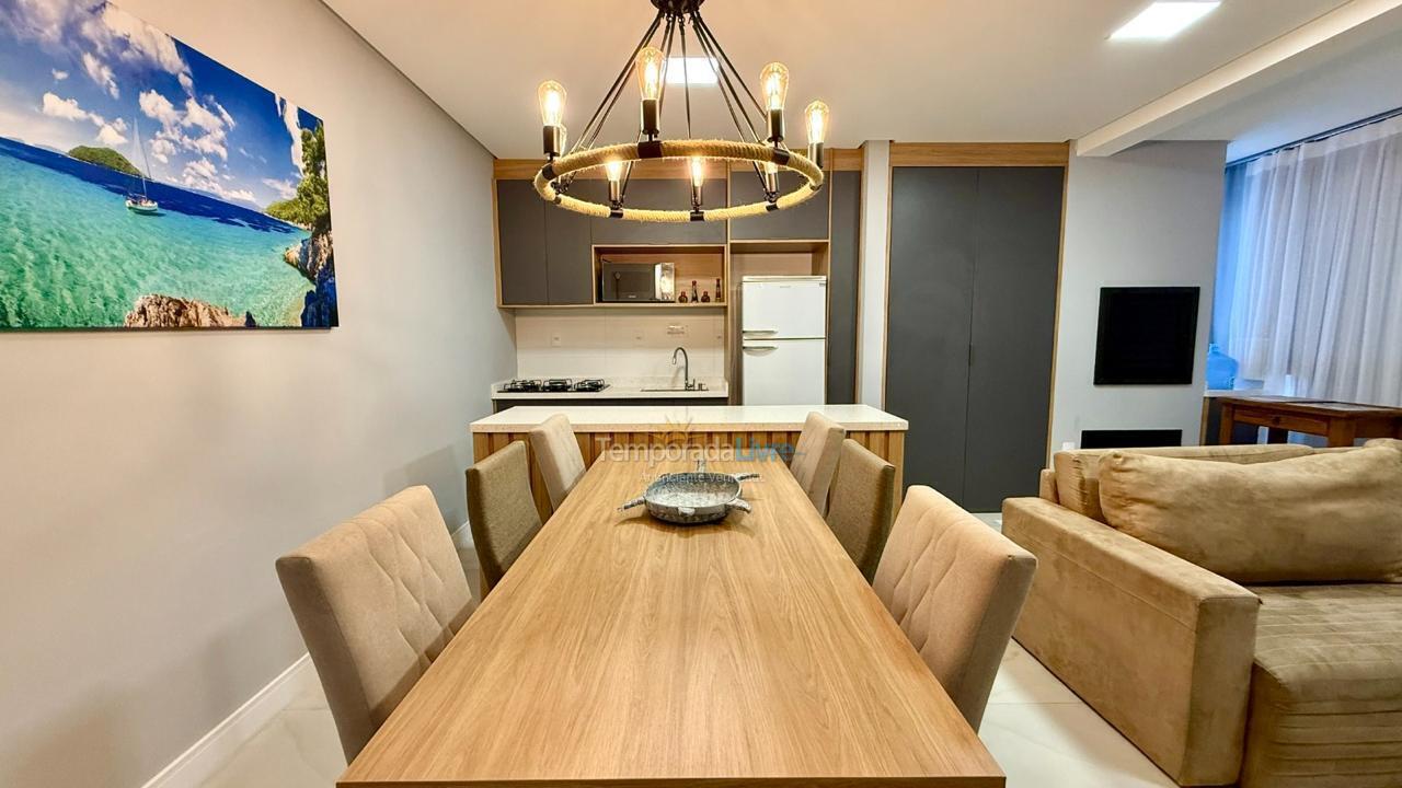 Apartamento para aluguel de temporada em Bombinhas (Praia de Bombas)