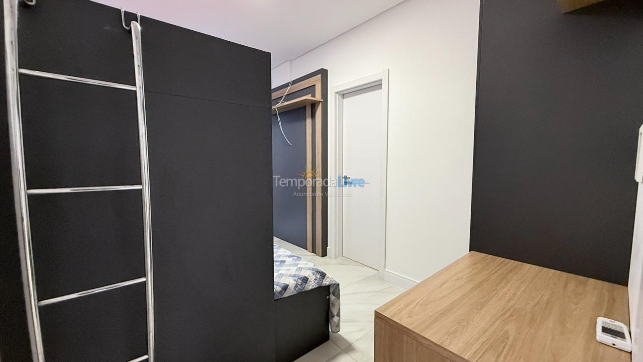 Apartamento para aluguel de temporada em Bombinhas (Praia de Bombas)