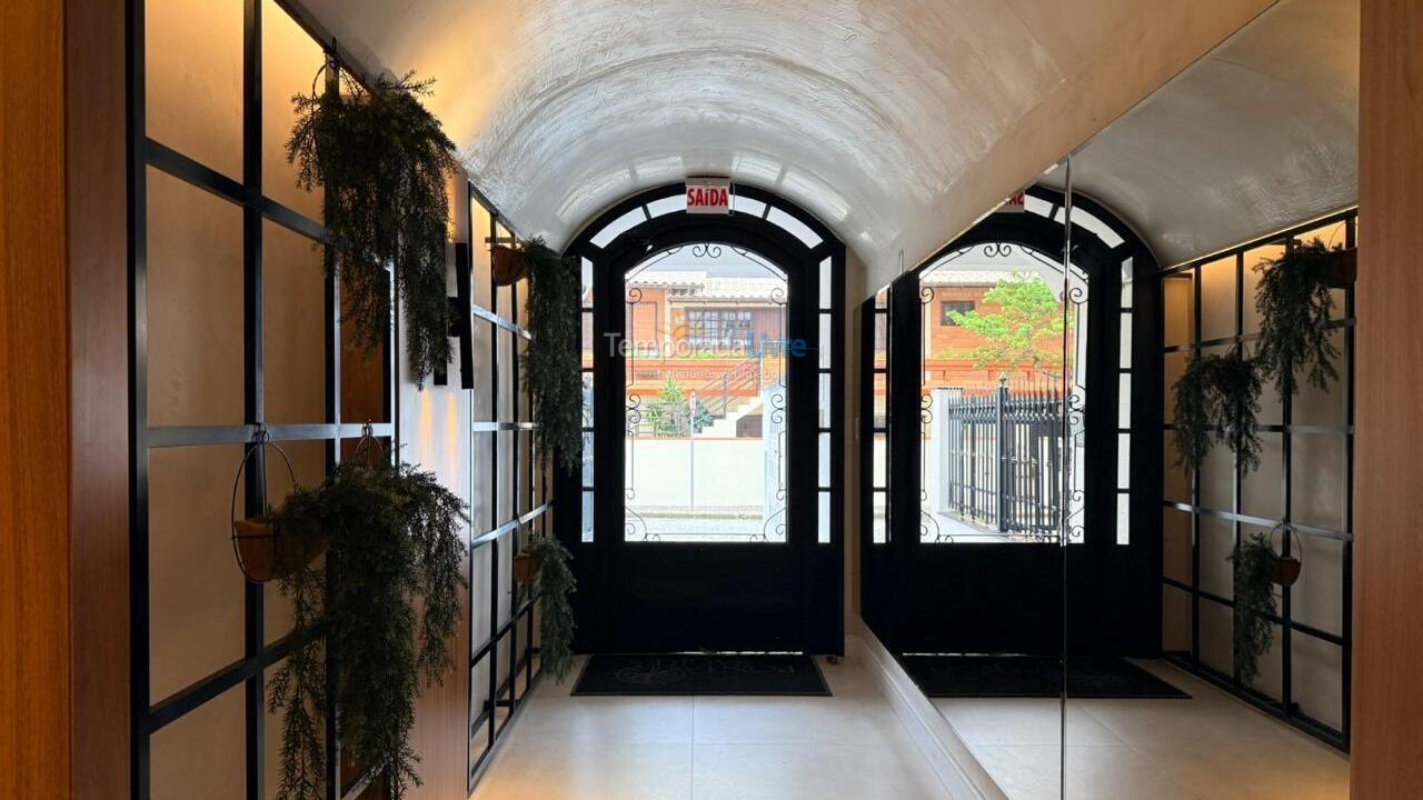 Apartamento para aluguel de temporada em Bombinhas (Praia de Bombas)