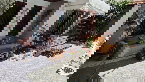 Casa com piscina no centro