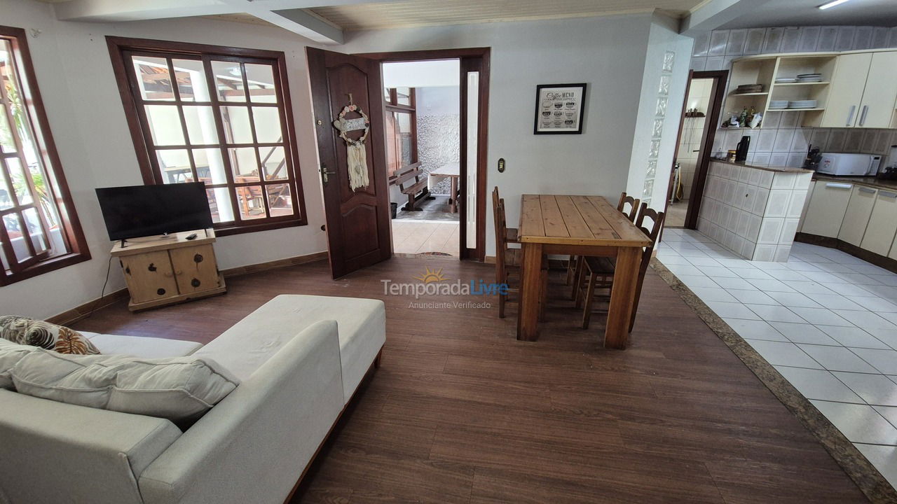Casa para aluguel de temporada em Balneário Camboriú (Centro)