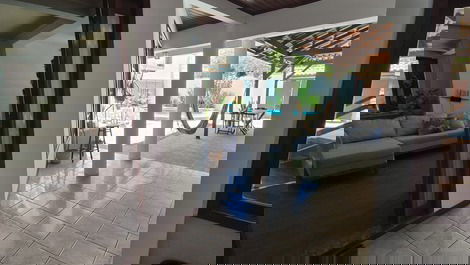 Casa com piscina no centro