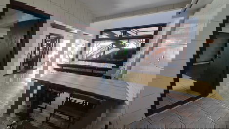 Casa com piscina no centro