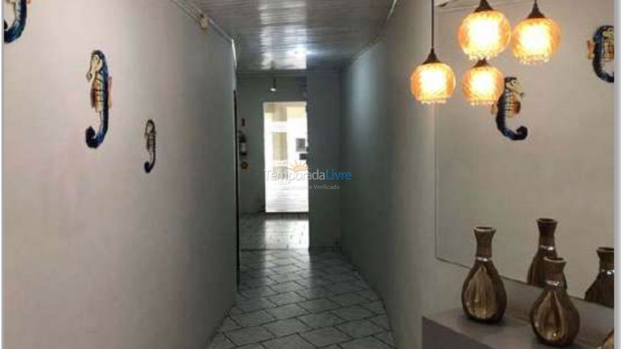 Apartamento para aluguel de temporada em Itapema (Canto da Praia)