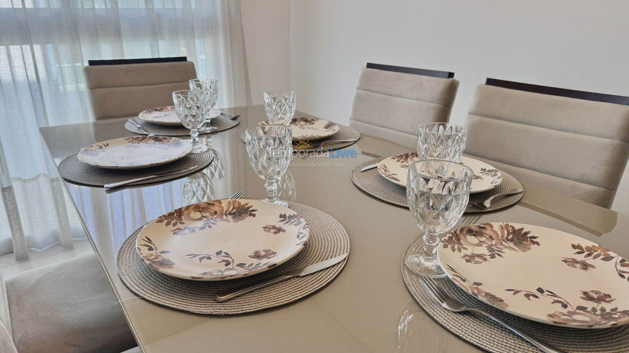 Apartment for vacation rental in Bombinhas (Praia de Bombas)