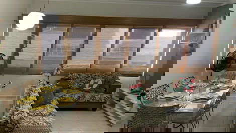 Apto ótimo no melhor ponto da Enseada Guarujá 3 quartos com ar/3banh