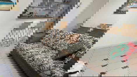 Apto ótimo no melhor ponto da Enseada Guarujá 3 quartos com ar/3banh