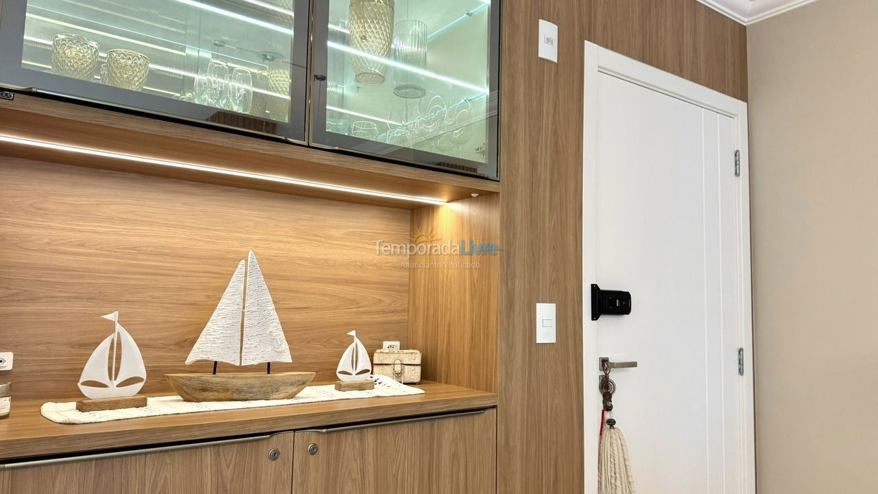 Apartment for vacation rental in Bombinhas (Praia de Bombas)