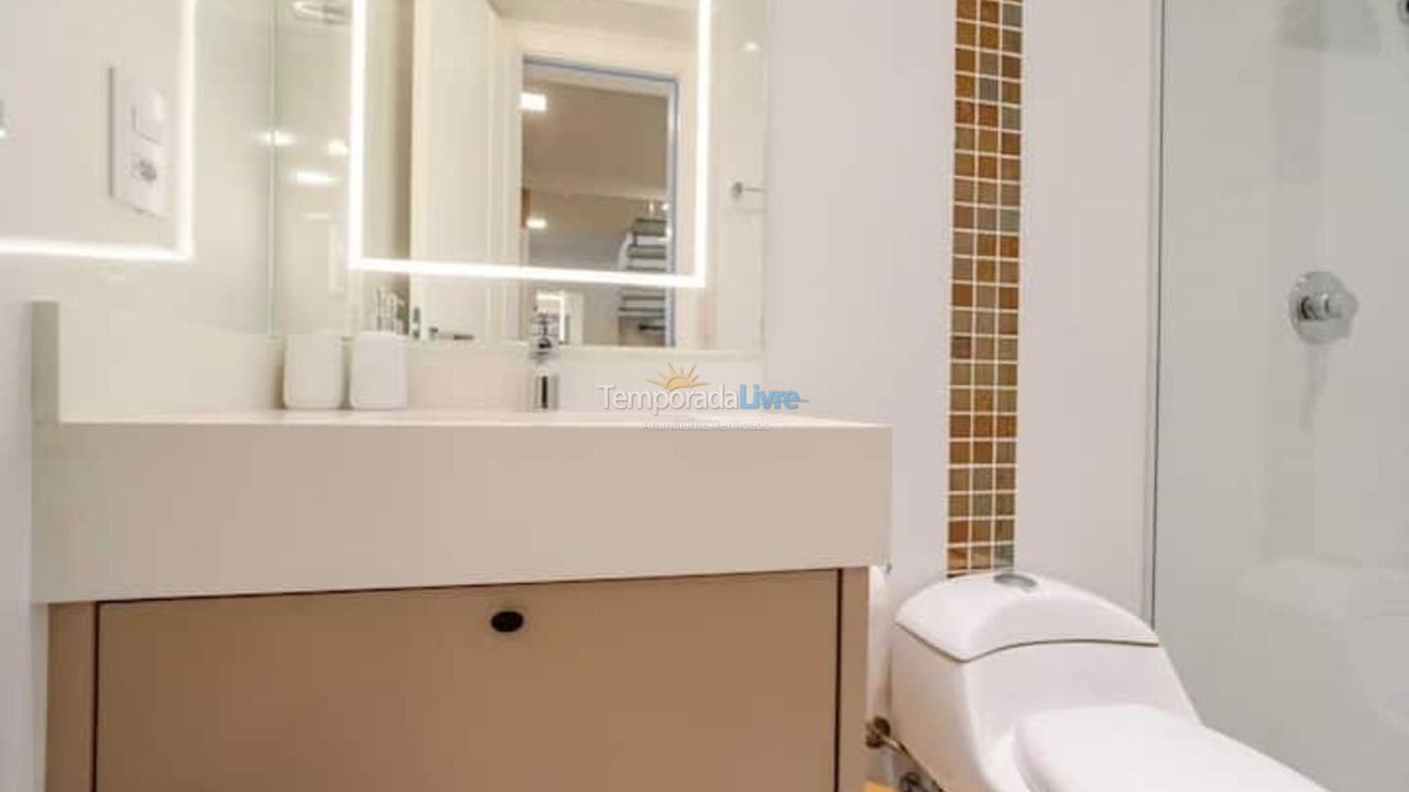 Apartment for vacation rental in Bombinhas (Praia de Bombas)