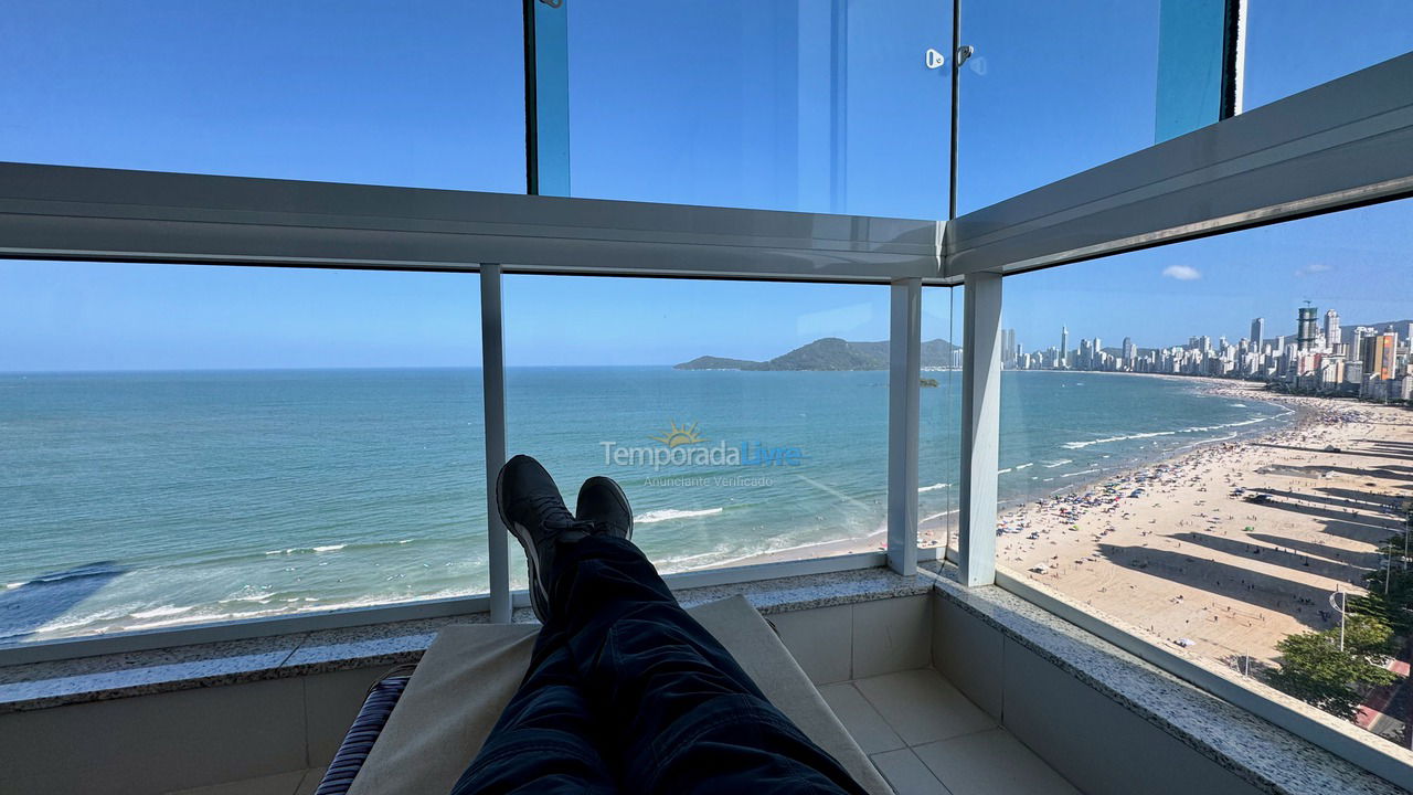 Apartamento para aluguel de temporada em Balneário Camboriú (Praia Central)