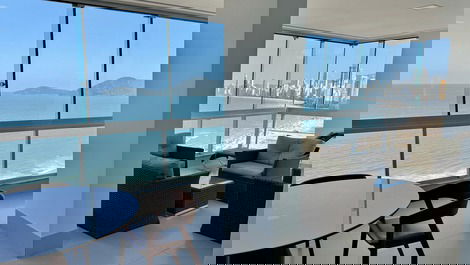 Luxo Frente-Mar na Av. Atlântica • 4 Suítes • Vista Total da Orla