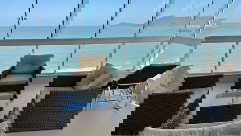 Luxo Frente-Mar na Av. Atlântica • 4 Suítes • Vista Total da Orla