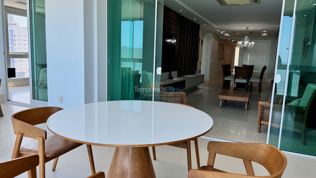 Apartamento para aluguel de temporada em Balneário Camboriú (Praia Central)