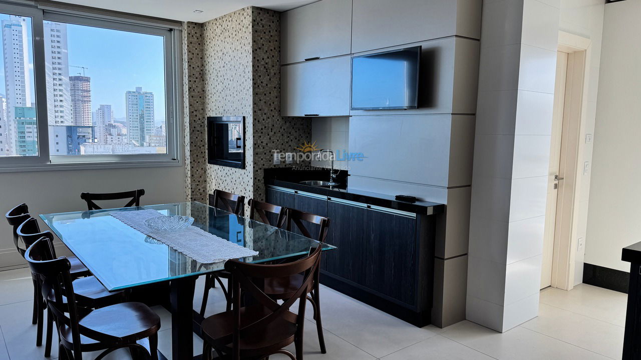 Apartamento para aluguel de temporada em Balneário Camboriú (Praia Central)