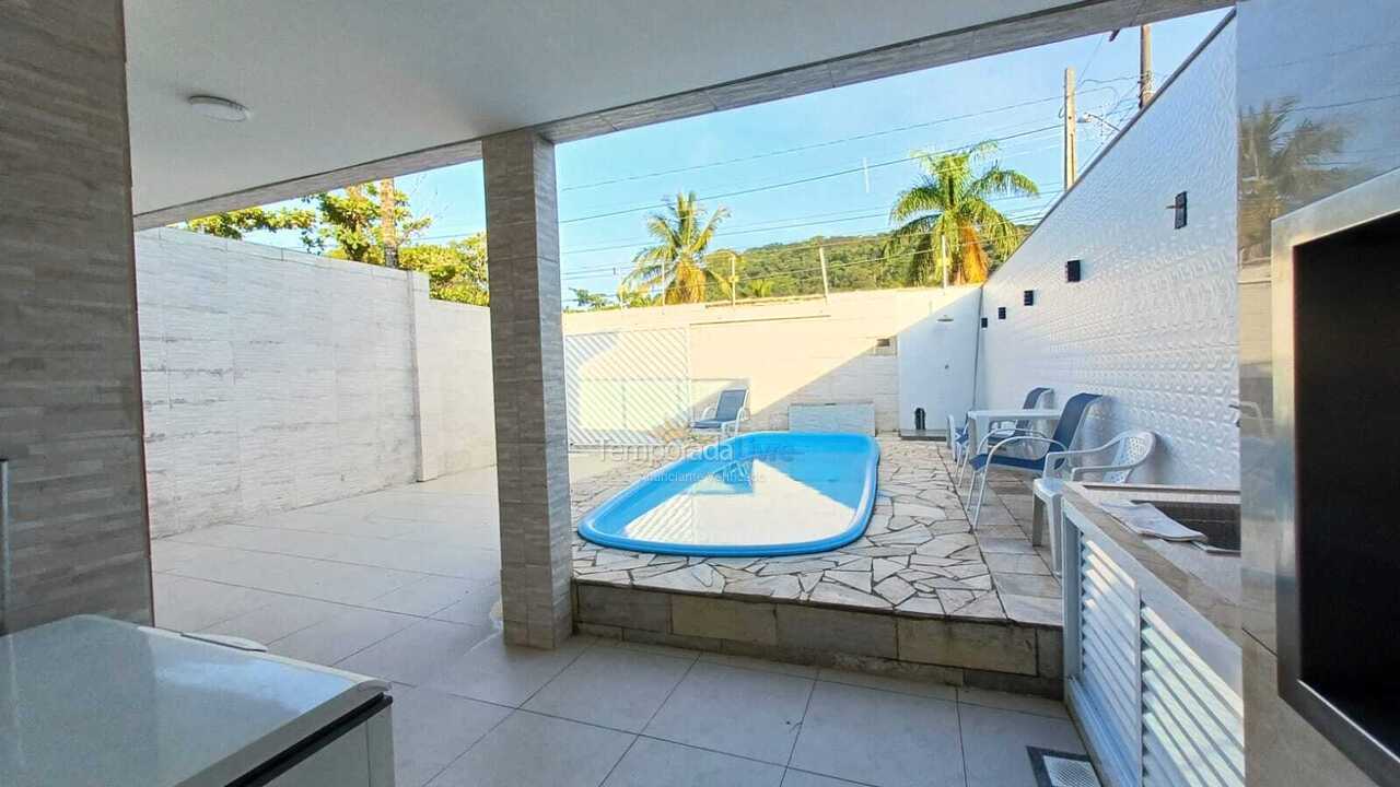 Casa para alquiler de vacaciones em Guarujá (Praia do Pernambuco)