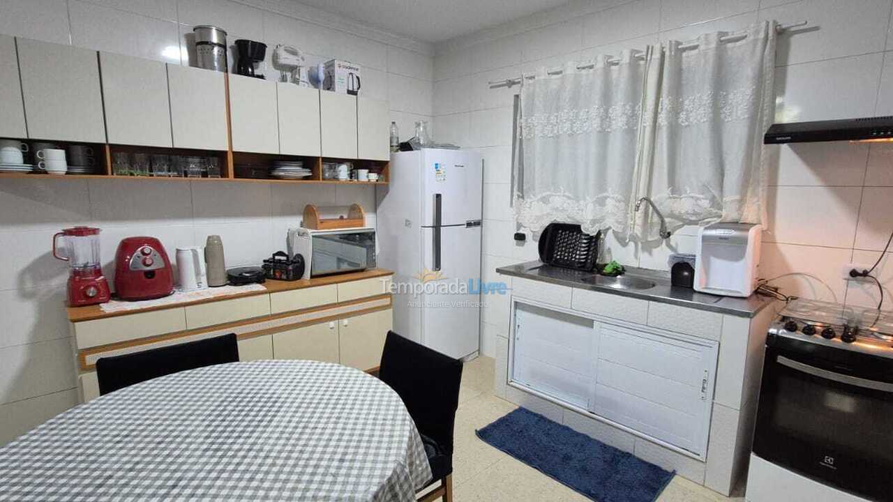 Casa para alquiler de vacaciones em Guarujá (Praia do Pernambuco)